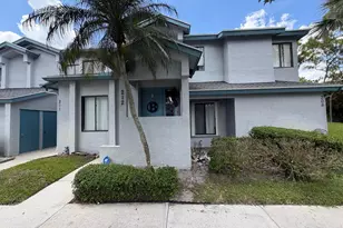 212 Harbour Pointe Way, Greenacres, FL 33413 - Photo 2