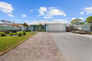 6481 SE Clairmont Pl, Hobe Sound, FL 33455 - Photo 2