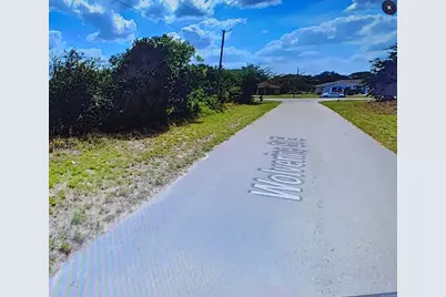 810 E Wolverine Street E, Lehigh Acres, FL 33974 - Photo 4