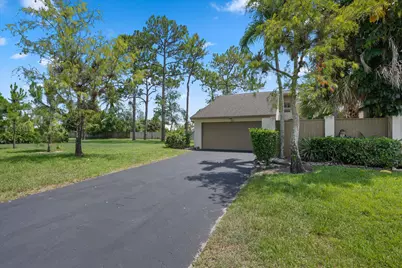 352 Wood Dale Drive, Wellington, FL 33414 - Photo 2