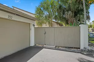 352 Wood Dale Dr, Wellington, FL 33414 - Photo 4