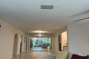 1639 Embassy Dr, West Palm Beach, FL 33401 - Photo 4
