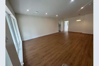725 NE 160th Terrace, Miami, FL 33162 - Photo 4