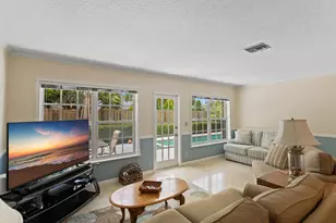 4240 NE 19th Ave, Oakland Park, FL 33308 - Photo 8