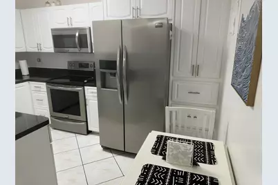 8960 S Hollybrook #301, Pembroke Pines, FL 33025 - Photo 4