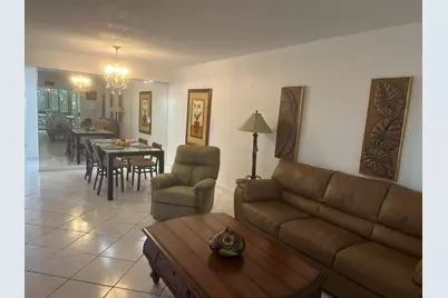8960 S Hollybrook #301, Pembroke Pines, FL 33025 - Photo 2