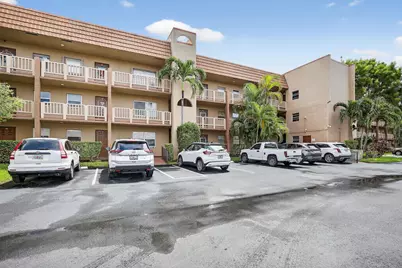 9660 Sunrise Lakes Boulevard #306, Sunrise, FL 33322 - Photo 2