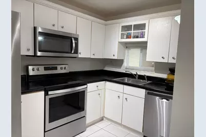 9820 S Hollybrook Lake Drive #110, Pembroke Pines, FL 33025 - Photo 2