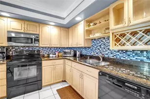 400 Oaks Ln, Pompano Beach, FL 33069 - Photo 2