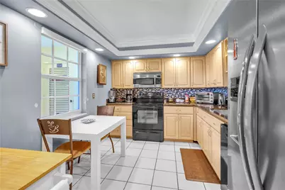 400 Oaks Lane #115, Pompano Beach, FL 33069 - Photo 4