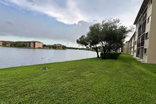 1001 SW 141st Ave, Pembroke Pines, FL 33027 - Photo 2
