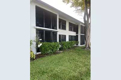 204 Lake Pointe Drive #107, Oakland Park, FL 33309 - Photo 2