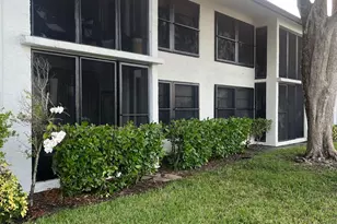 204 Lake Pointe Dr, Oakland Park, FL 33309 - Photo 2
