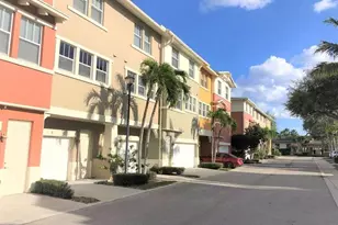 810 Marina Del Ray Ln, West Palm Beach, FL 33401 - Photo 4