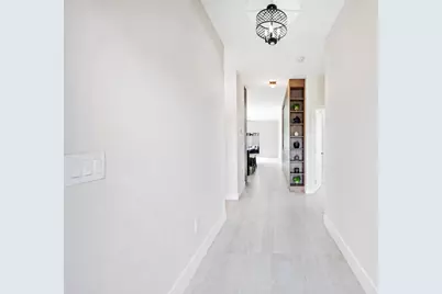 160 NE 35th Street, Oakland Park, FL 33334 - Photo 18