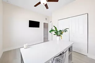 160 NE 35th St, Oakland Park, FL 33334 - Photo 16