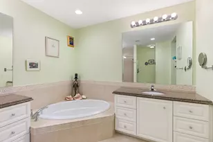 33 Harbour Isle Dr W, Fort Pierce, FL 34949 - Photo 18