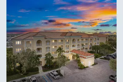33 Harbour Isle Drive W #201, Fort Pierce, FL 34949 - Photo 2