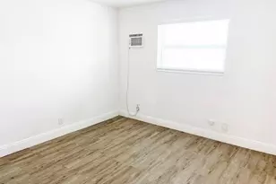 240 SW 8th St, Pompano Beach, FL 33060 - Photo 8