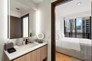 398 NE 5th St, Miami, FL 33132 - Photo 18