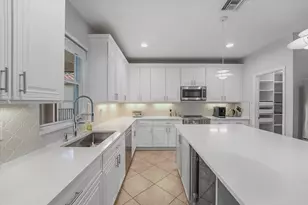 10731 Ivanhoe Ln, Wellington, FL 33414 - Photo 8