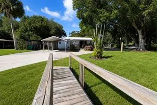 1111 NW 3rd St, Okeechobee, FL 34972 - Photo 4