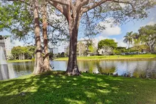 2308 S Cypress Bend Dr, Pompano Beach, FL 33069 - Photo 28