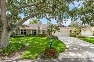 10 Bentwood Rd, Palm Beach Gardens, FL 33418 - Photo 2
