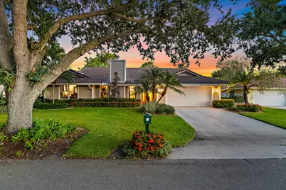 10 Bentwood Road, Palm Beach Gardens, FL 33418 - Photo 1