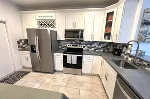 2046 Madeira Dr, Weston, FL 33327 - Photo 6