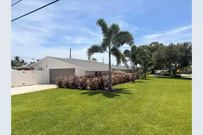 541 Ibis Drive, Delray Beach, FL 33444 - Photo 2