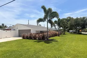 541 Ibis Dr, Delray Beach, FL 33444 - Photo 2