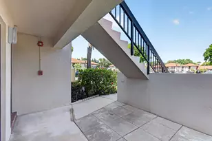 351 Club Cir, Boca Raton, FL 33487 - Photo 8