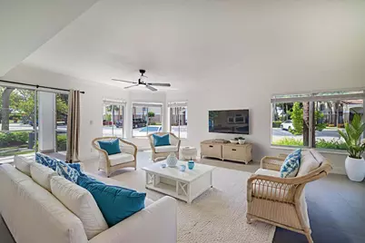 815 W Boynton Beach Boulevard #12-106, Boynton Beach, FL 33426 - Photo 4