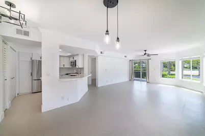 815 W Boynton Beach Boulevard #12-106, Boynton Beach, FL 33426 - Photo 12