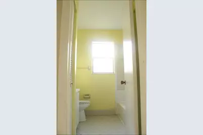 8682 Satalite Terrace, West Palm Beach, FL 33403 - Photo 20