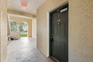 6450 Emerald Dunes Dr, West Palm Beach, FL 33411 - Photo 4
