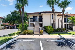 351 Club Cir, Boca Raton, FL 33487 - Photo 2