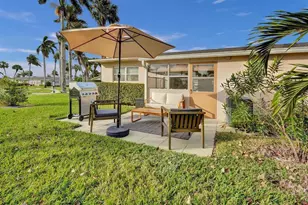 2592 E Dudley Dr Dr E, West Palm Beach, FL 33415 - Photo 2