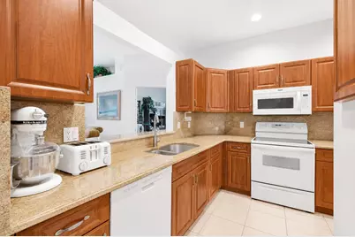 10773 Royal Caribbean Circle, Boynton Beach, FL 33437 - Photo 4