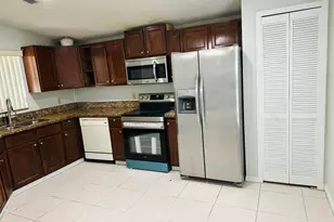 5165 Foxhall Pl, West Palm Beach, FL 33417 - Photo 8