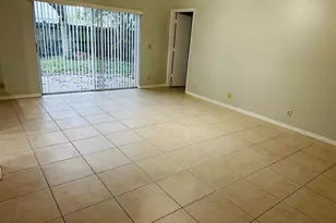 5165 Foxhall Pl, West Palm Beach, FL 33417 - Photo 8