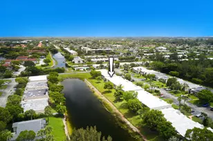 175 Lake Susan Ln, West Palm Beach, FL 33411 - Photo 2