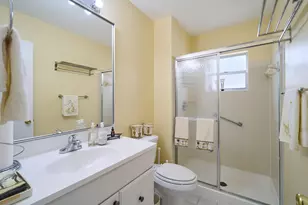 175 Lake Susan Ln, West Palm Beach, FL 33411 - Photo 14