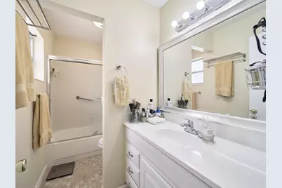 175 Lake Susan Lane, West Palm Beach, FL 33411 - Photo 12