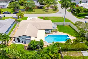 1420 NE 42nd Ct, Oakland Park, FL 33334 - Photo 4