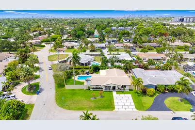 1420 NE 42nd Court, Oakland Park, FL 33334 - Photo 2