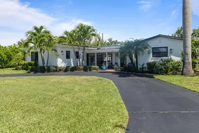 711 SW 27th Way, Boynton Beach, FL 33435 - Photo 1