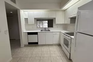1400 SW 137th Ave, Pembroke Pines, FL 33027 - Photo 8