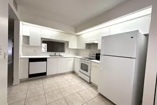1400 SW 137th Ave, Pembroke Pines, FL 33027 - Photo 6